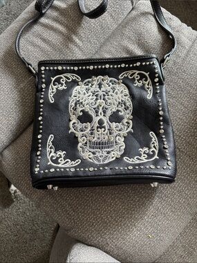 Black Embroidered Skull Crossbody Bag – Women